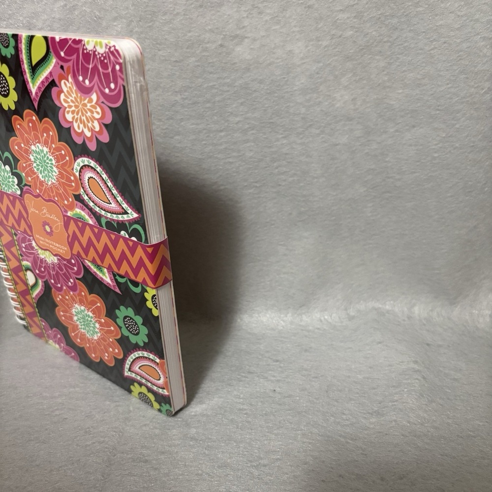 New Vera Bradley Mini Notebook w/ Pocket - Floral Pattern- Unopened - Picture 3 of 4